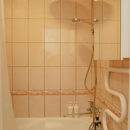 Haustory קלייפדה